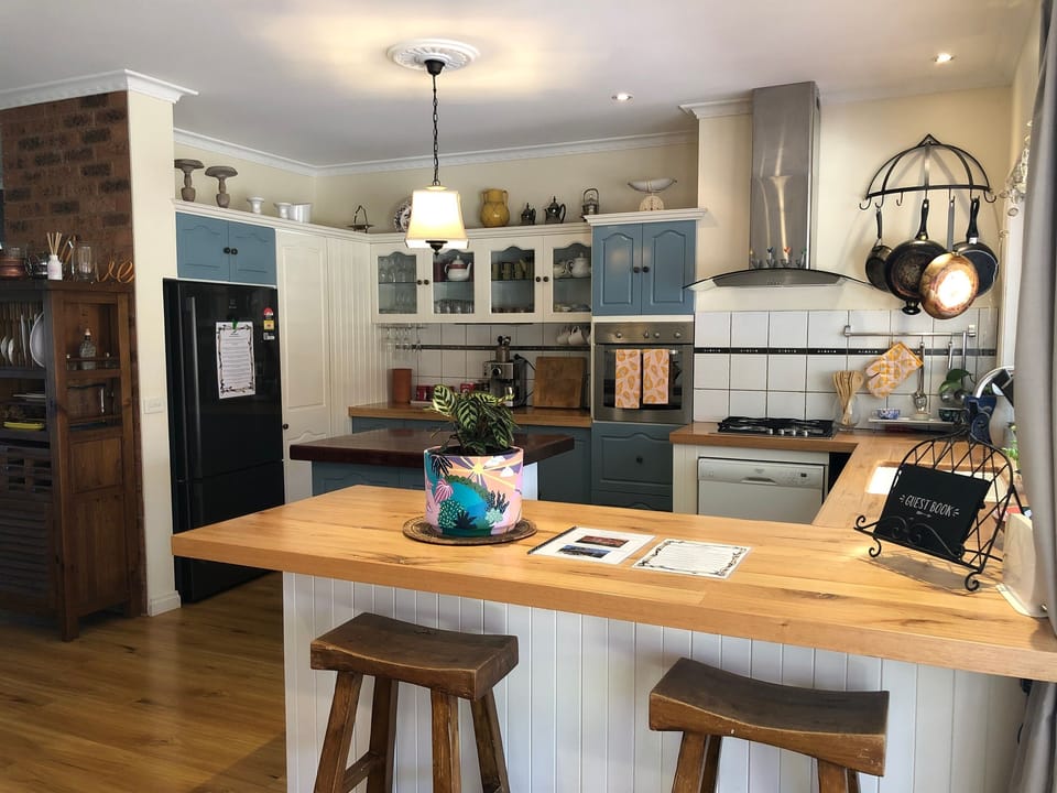 Recently renovated country kitchen, equipped with all your cooking essentials. 