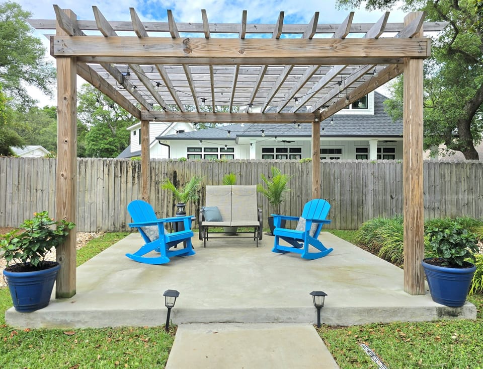 Day or night, your private patio is excellent for relaxation. Catch some sun in the afternoon, grill out in the evening, or have a romantic evening under the stars with your special someone.