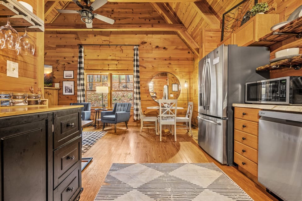 Kitchen and dining area.