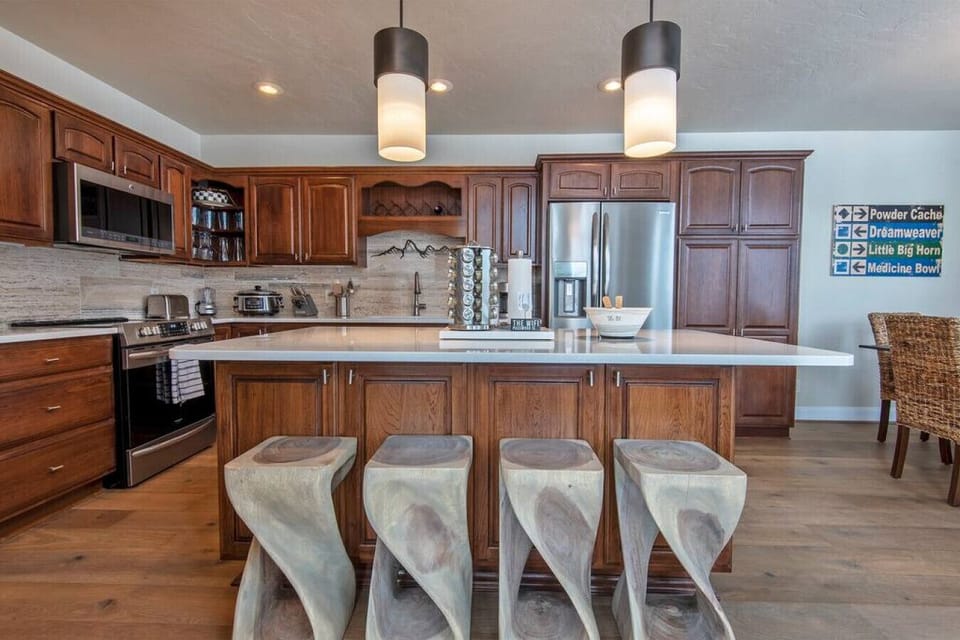 Bar Seating - Seats 4