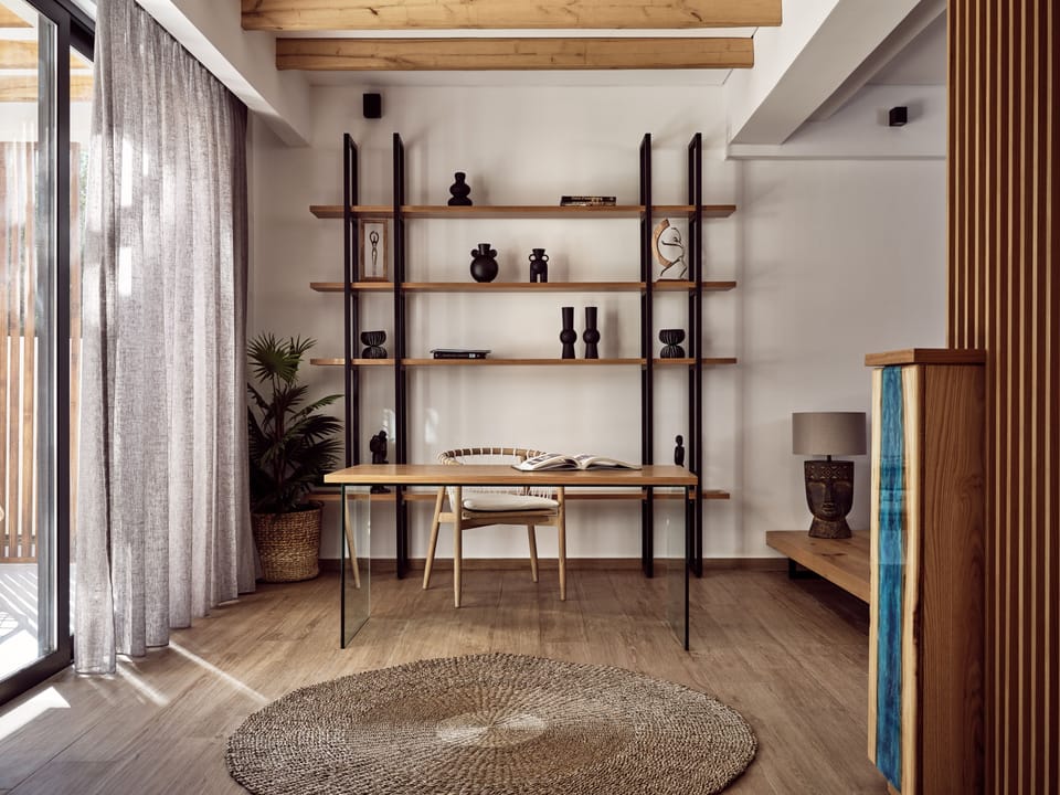 A study spot, that can also be used as a holiday office is also available.