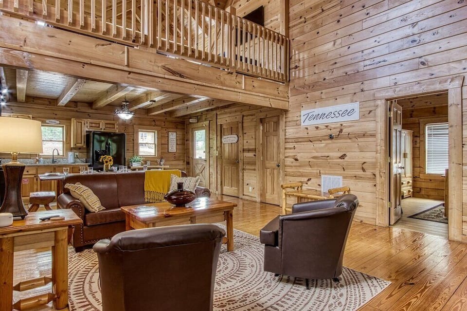 Pinewood Lodge's cozy living area