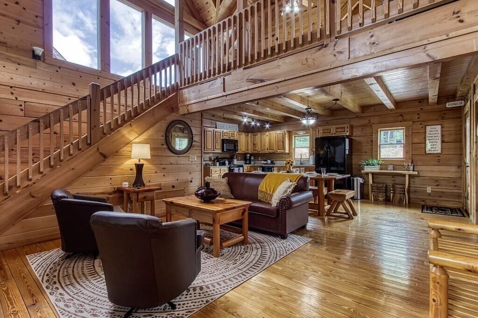 Pinewood Lodge's cozy living area