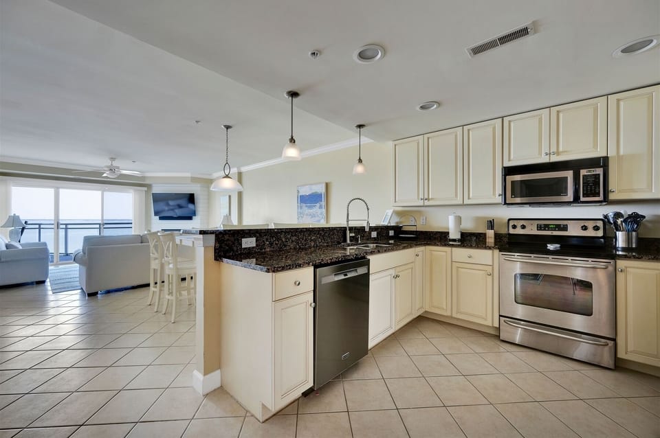 Fully equipped kitchen