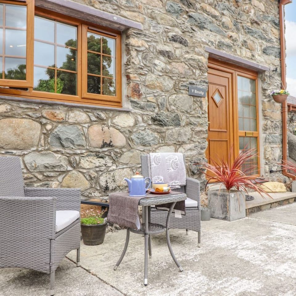 Outdoor seating