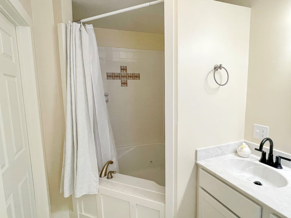 Whirlpool TubShower