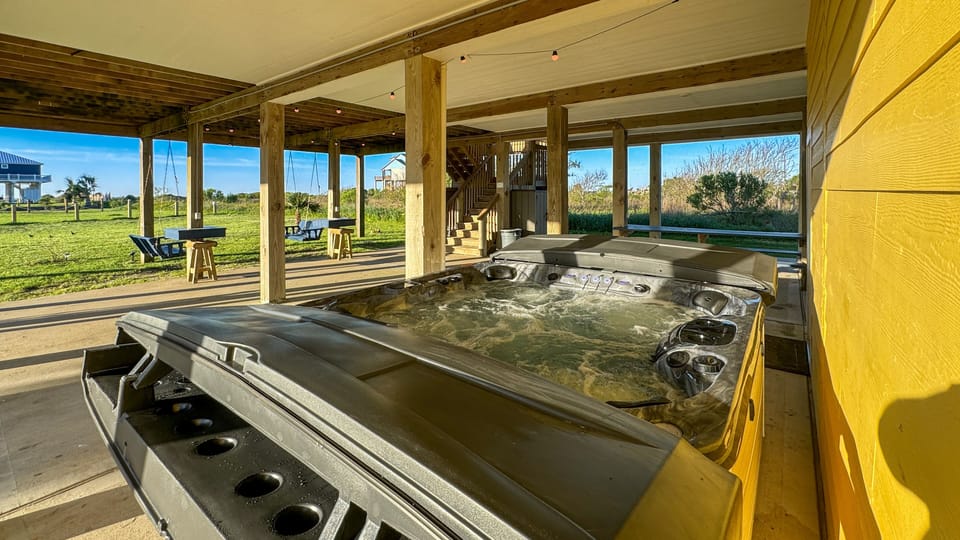 7-person hot tub to soak up the sunrise and sunsets. 