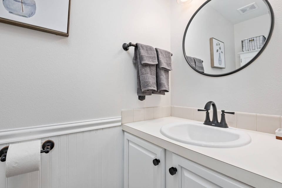 "The house was very clean and provided everything we needed to enjoy our stay! Definitely will recommend to friends and family in the future." - Jesus