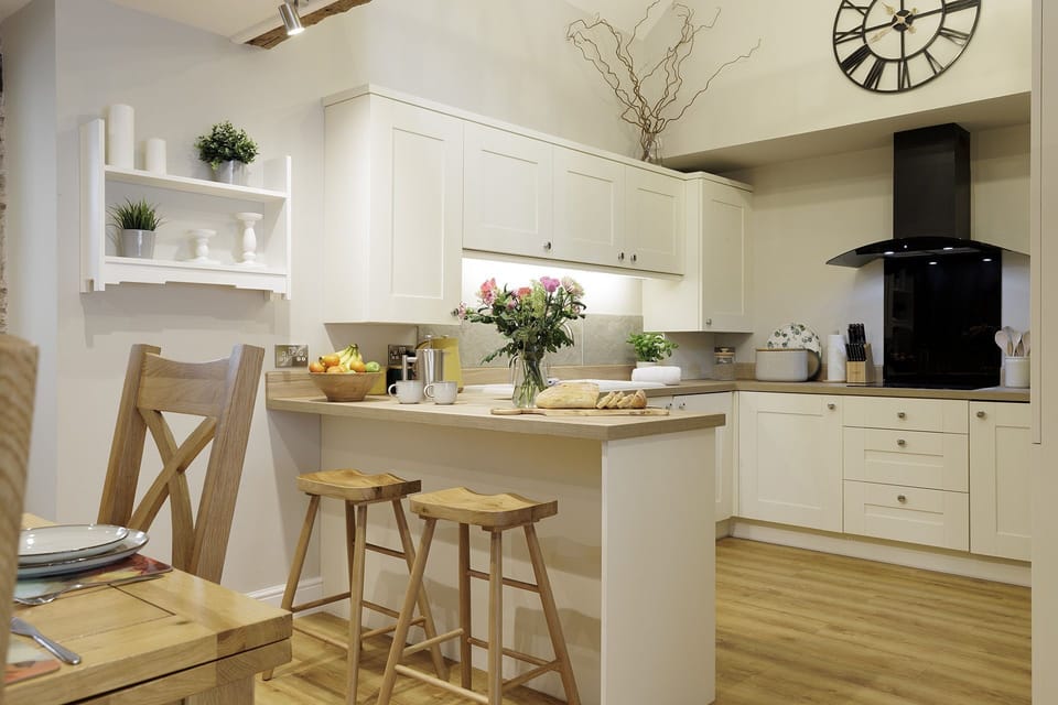 The Staircase Kitchen - StayCotswold