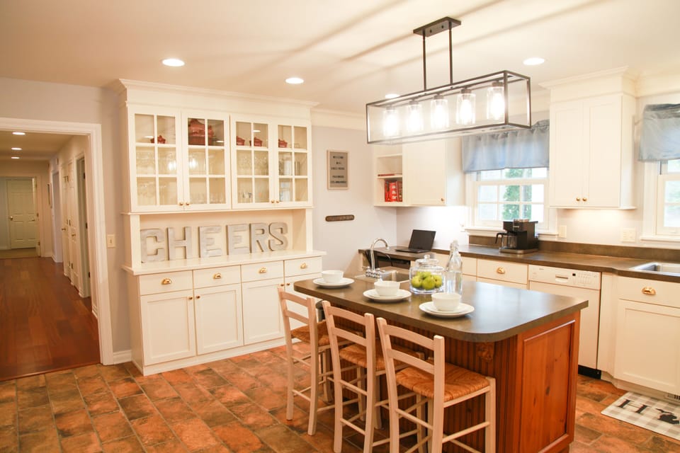 Kitchen - Full kitchen.