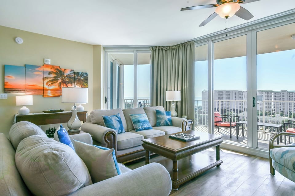 The Palms of Destin 11117 - Living Area