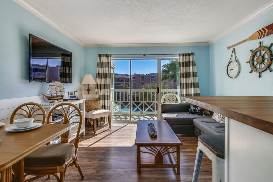 Relive your adventures in our spacious living room! - Bring the whole gang together in our spacious, modern living room. Relive the adventures of the day, or plan out tomorrow's!