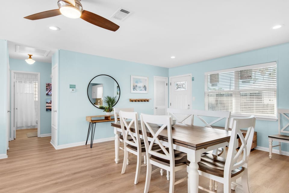 Dining table seats 6