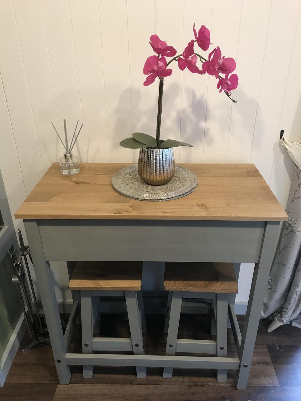 Pull out the table and enjoy breakfast