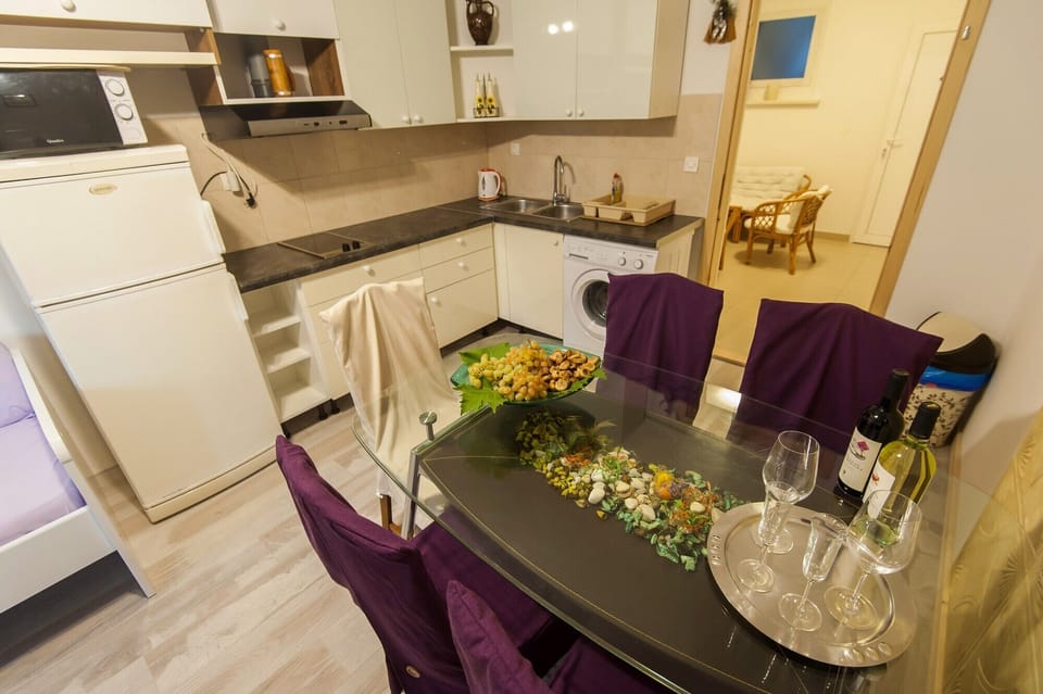 Kitchen and dining area