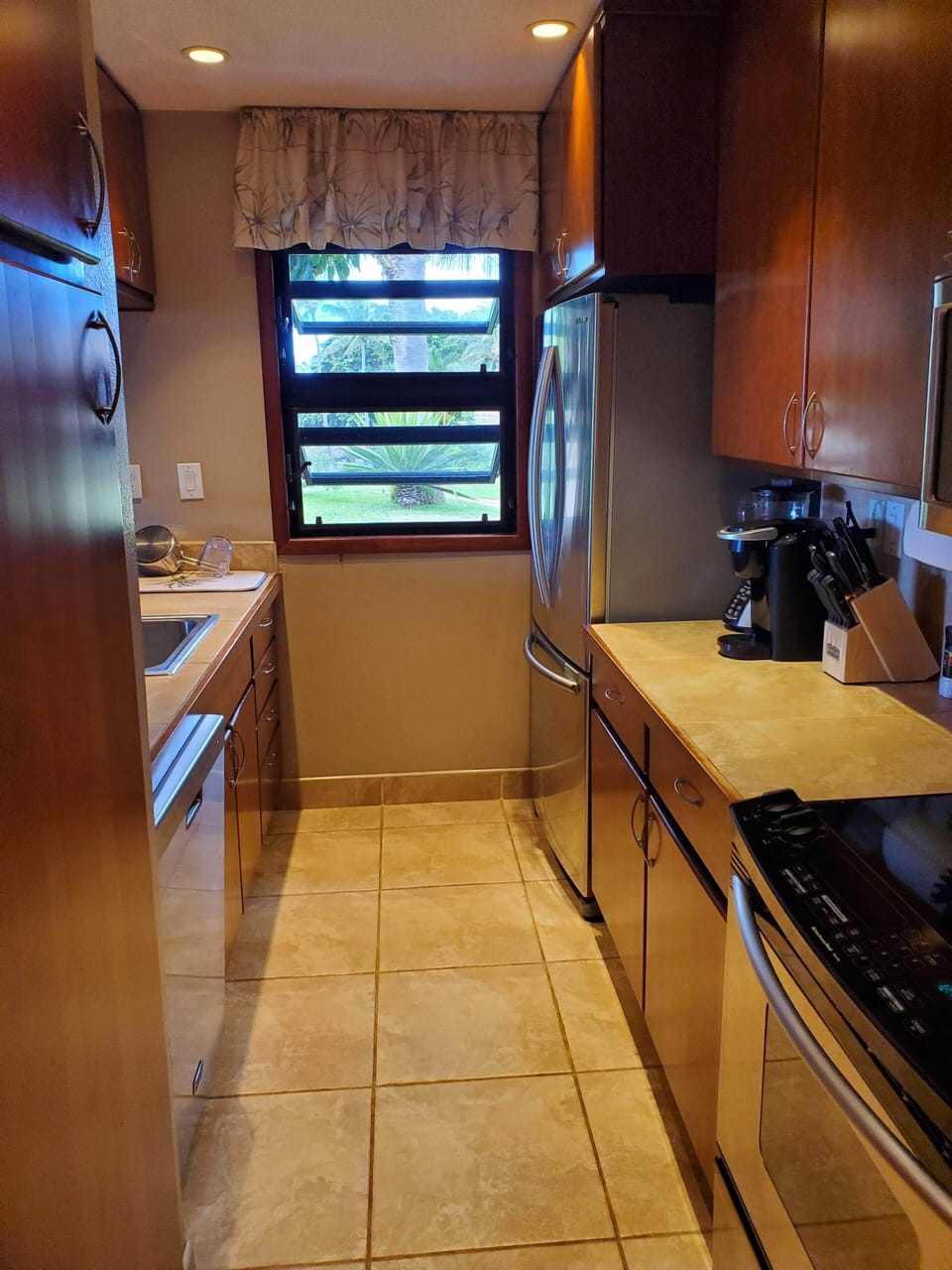 Fully equipped modern kitchen