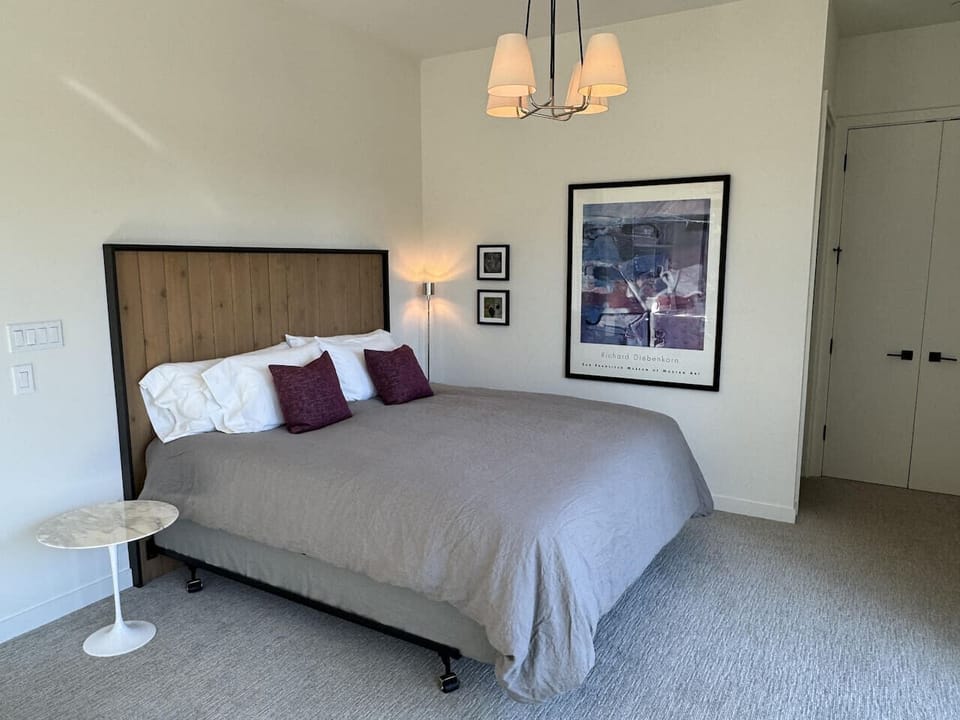 Upstairs King Guest Suite