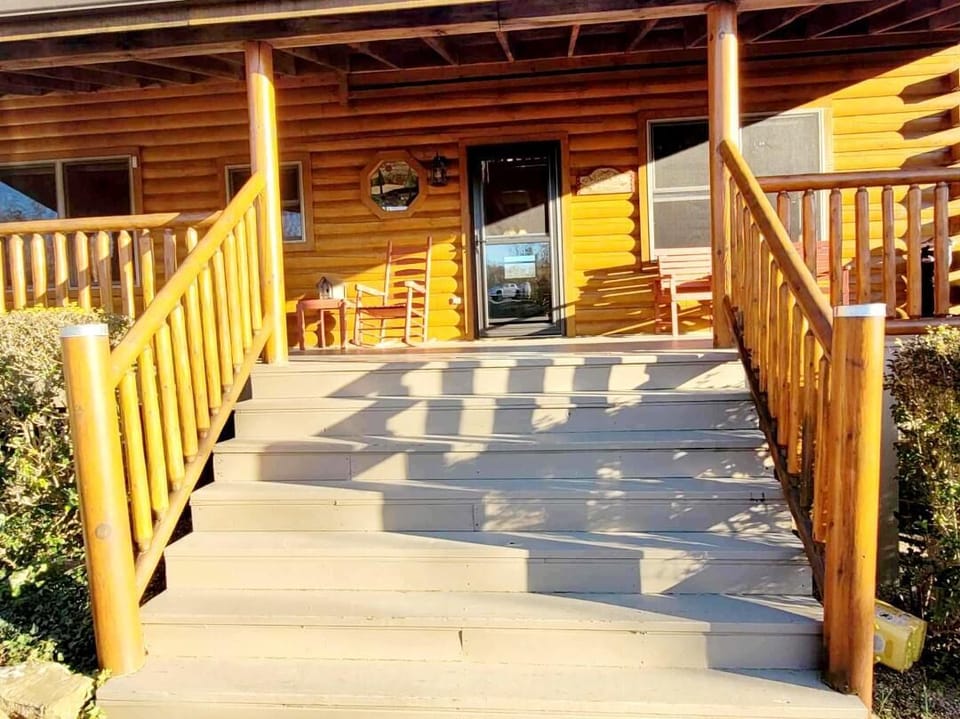 Front entrance into Cabin and front Porch