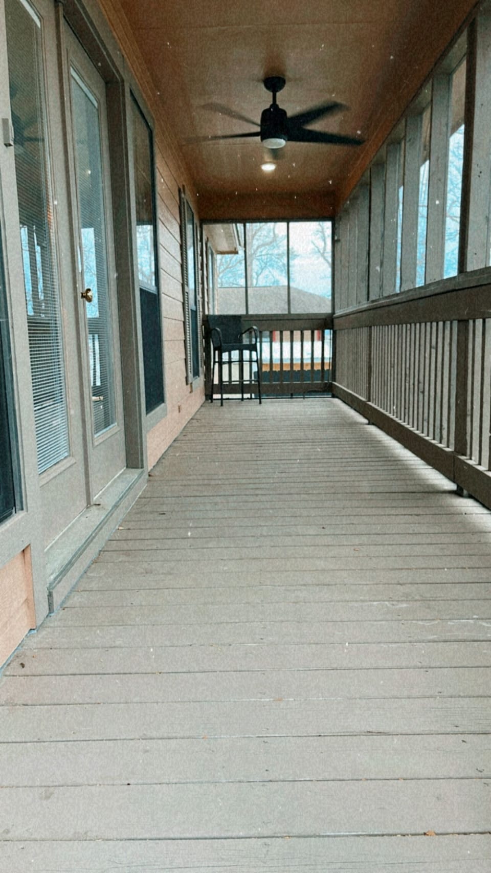 Upper level enclosed screened porch! 