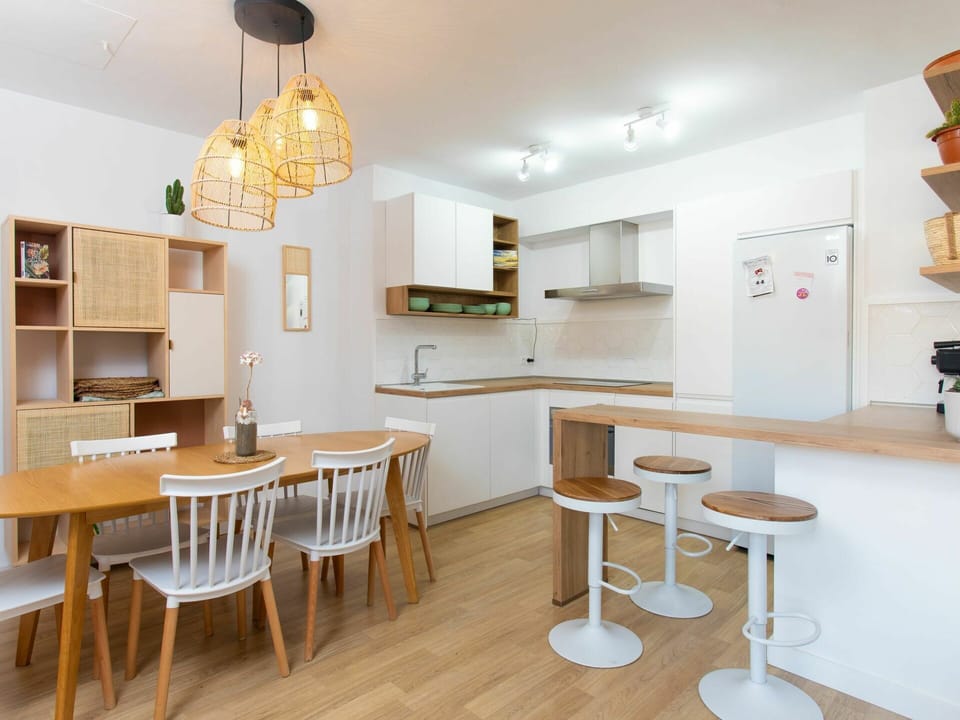 Furniture, Table, Property, Chair, Countertop, Wood, Lighting, Interior Design, Flooring, Kitchen & Dining Room Table