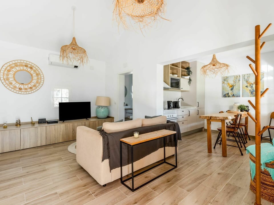 Furniture, Table, Couch, Building, Wood, Interior Design, House, Living Room, Flooring, Floor