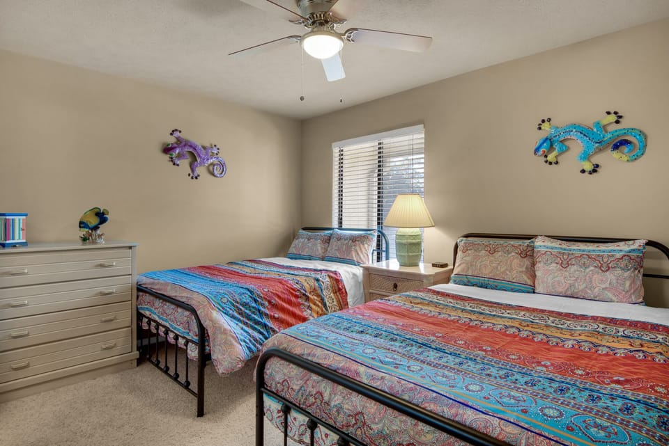 2 Full Size Beds with Full Bathroom