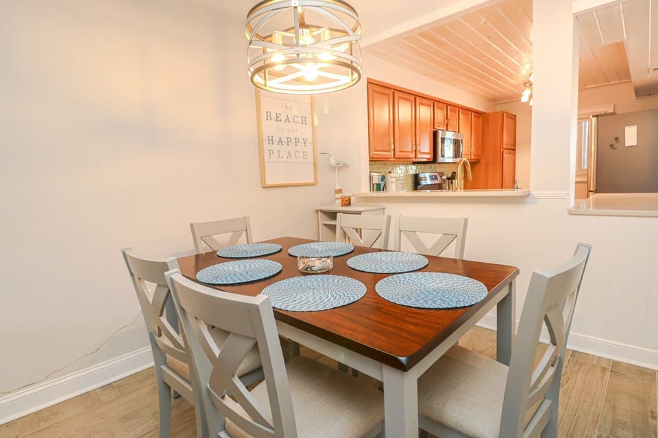 St. Augustine Beach Rentals Dining Room