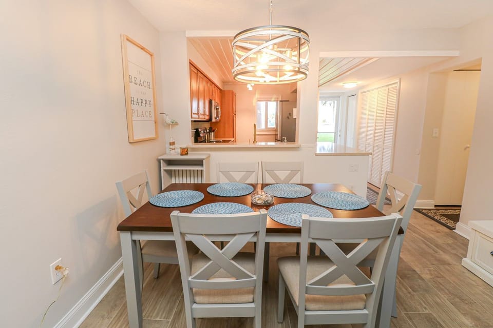 St. Augustine Beach Rentals Dining Room