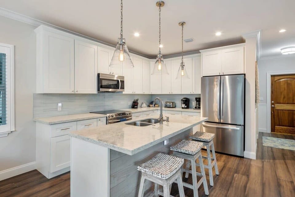 Breakfast Bar - Seating for 3