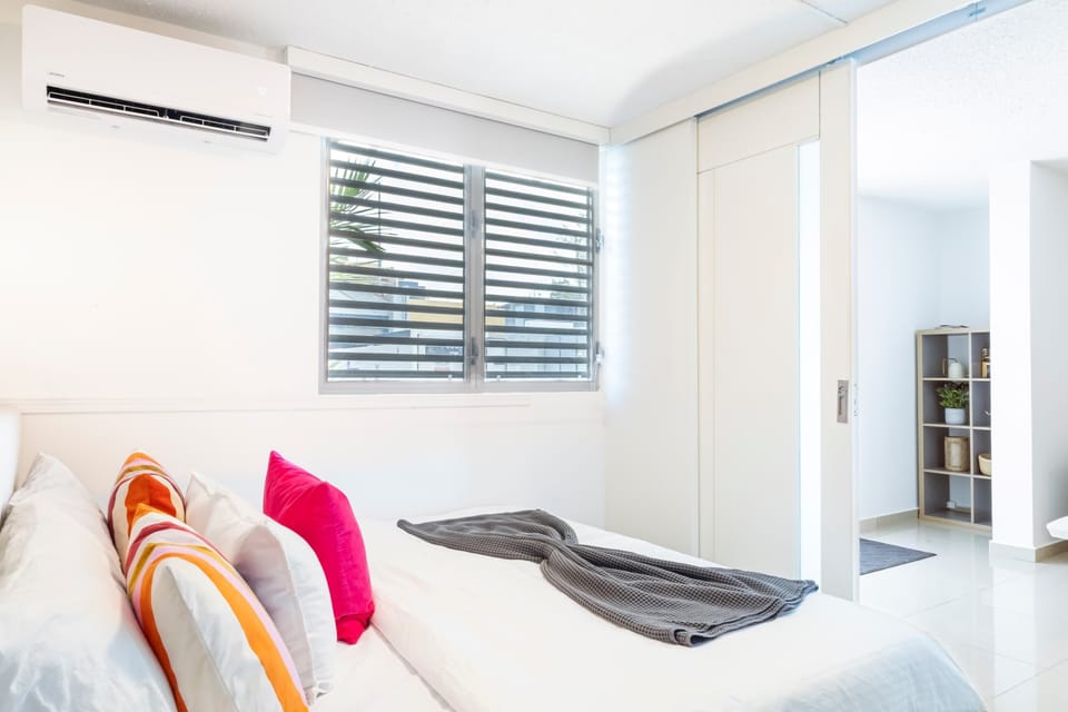 Bedroom 4 with King Bed