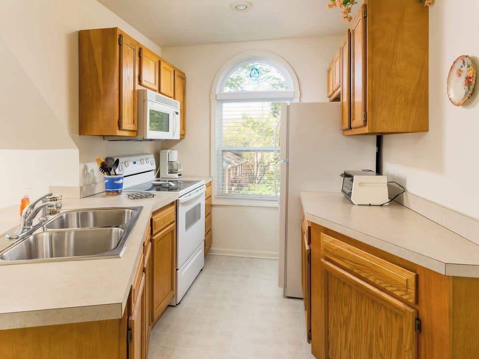 Your Perfect Picnic Starts in the Carriage House`s Kitchen