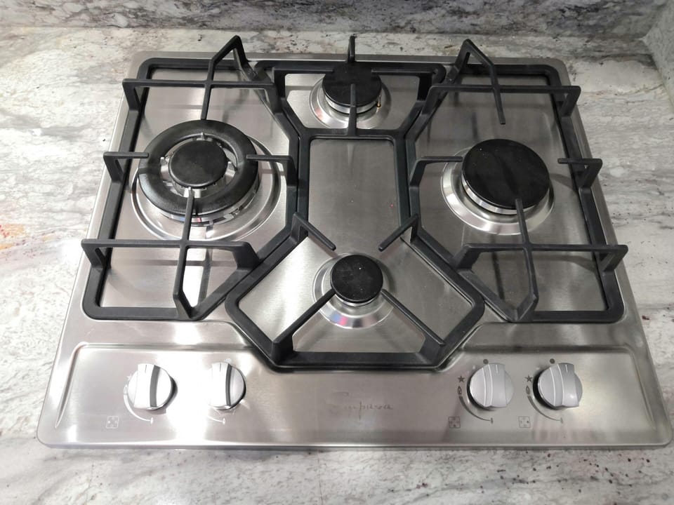 ..Just in case it's not obvious :-) It's a gas cooktop 