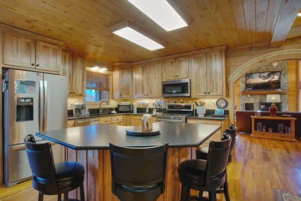 Spacious updated kitchen