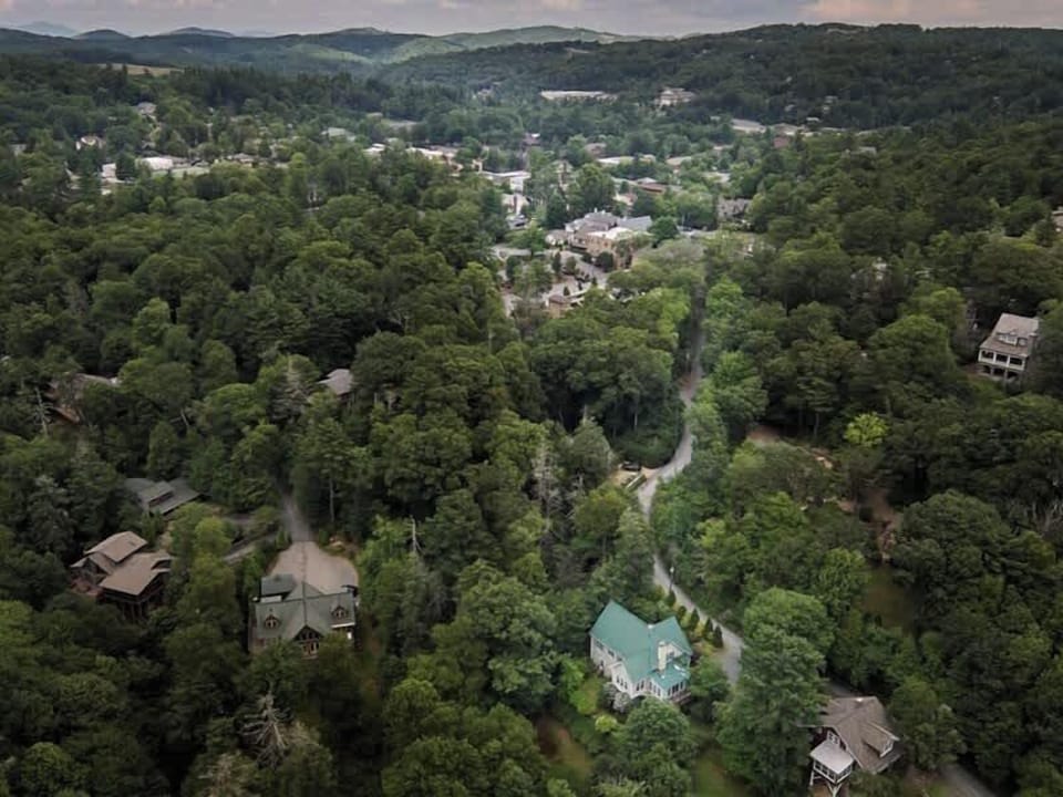 View showing closeness to downtown