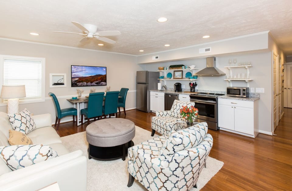 Welcoming Living area & Kitchen