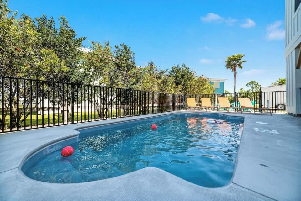 Private POOL for ONLY our Guests