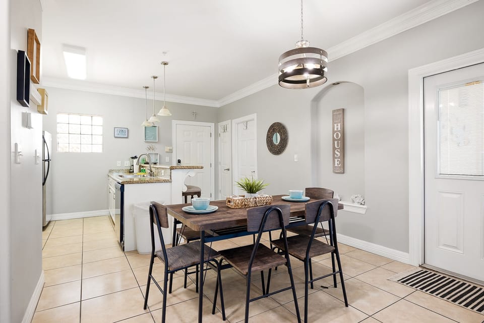 Open concept Dining and Kitchen Area