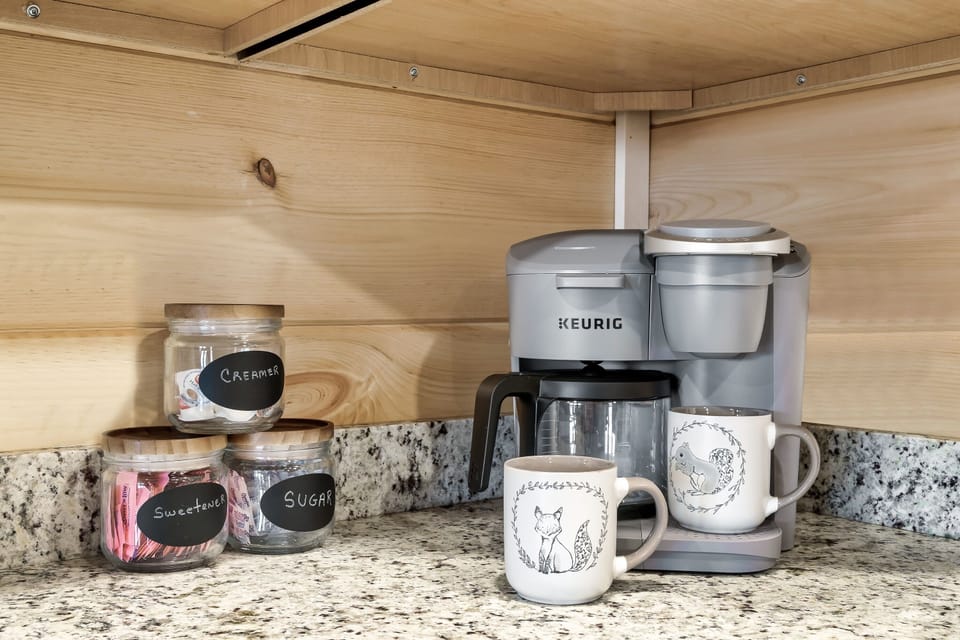 Keurig coffee maker | K-cups or full pot