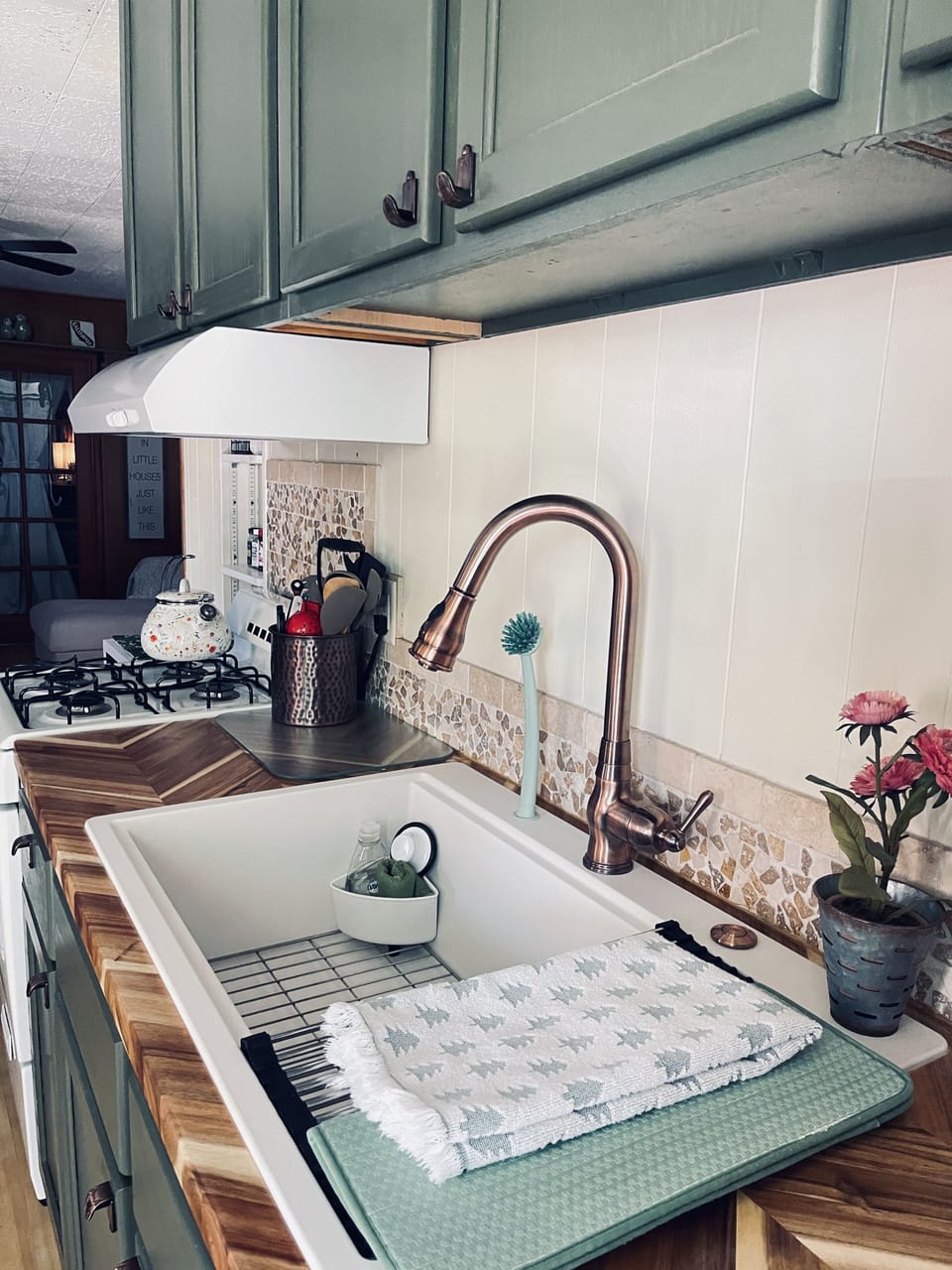 Fully stocked kitchen
