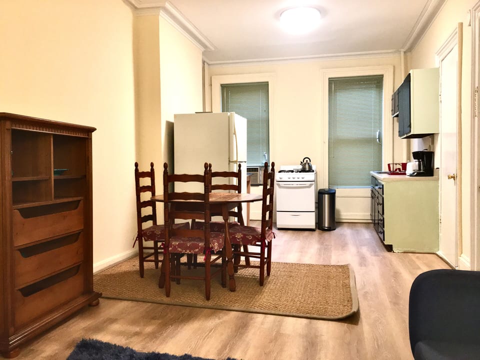 Kitchen+dining area+living room
