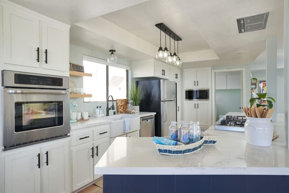 fully stocked kitchen