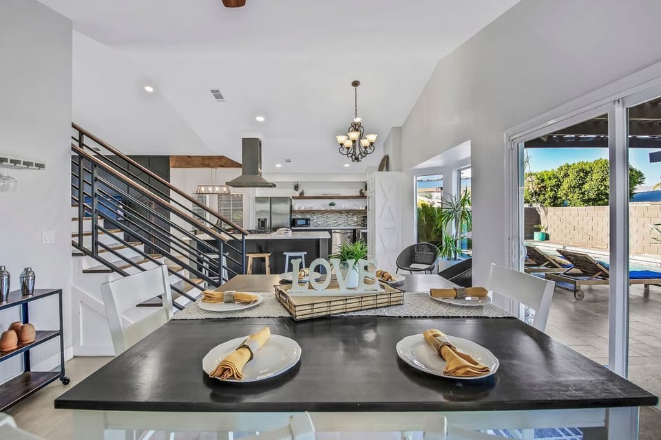 Dining Area to Kitchen