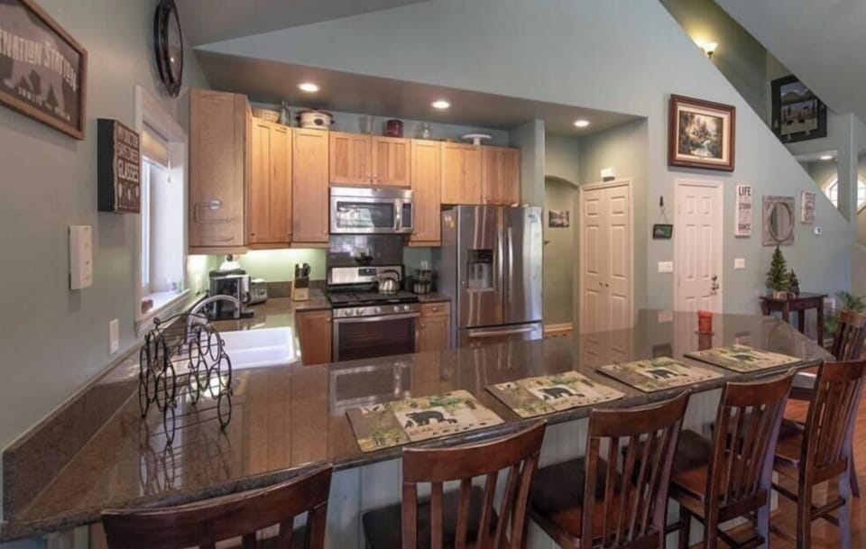 Updated/fully stocked kitchen