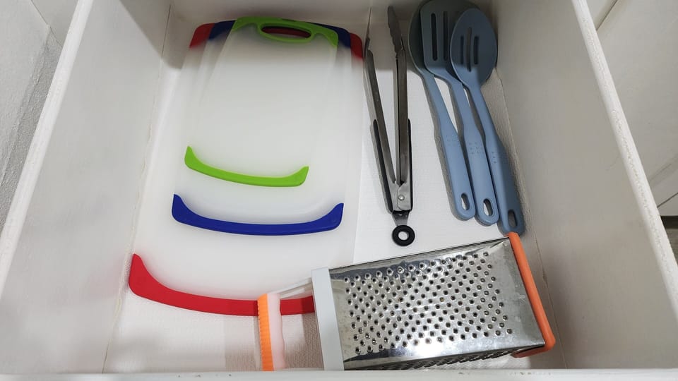 Full set of kitchenware