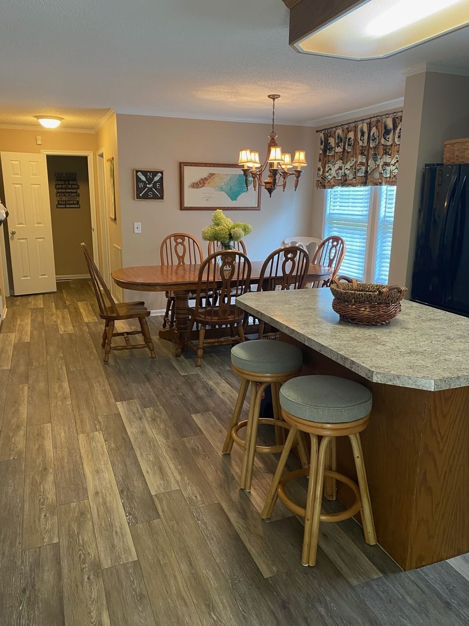 Kitchen- opens into the family room