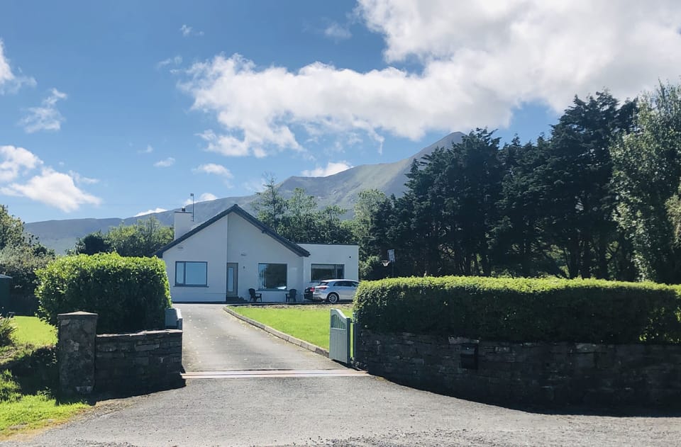 You’ve arrived, View from roadway 