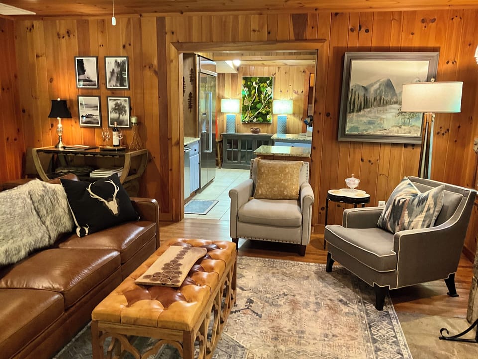 Living room with kitchen entrance view