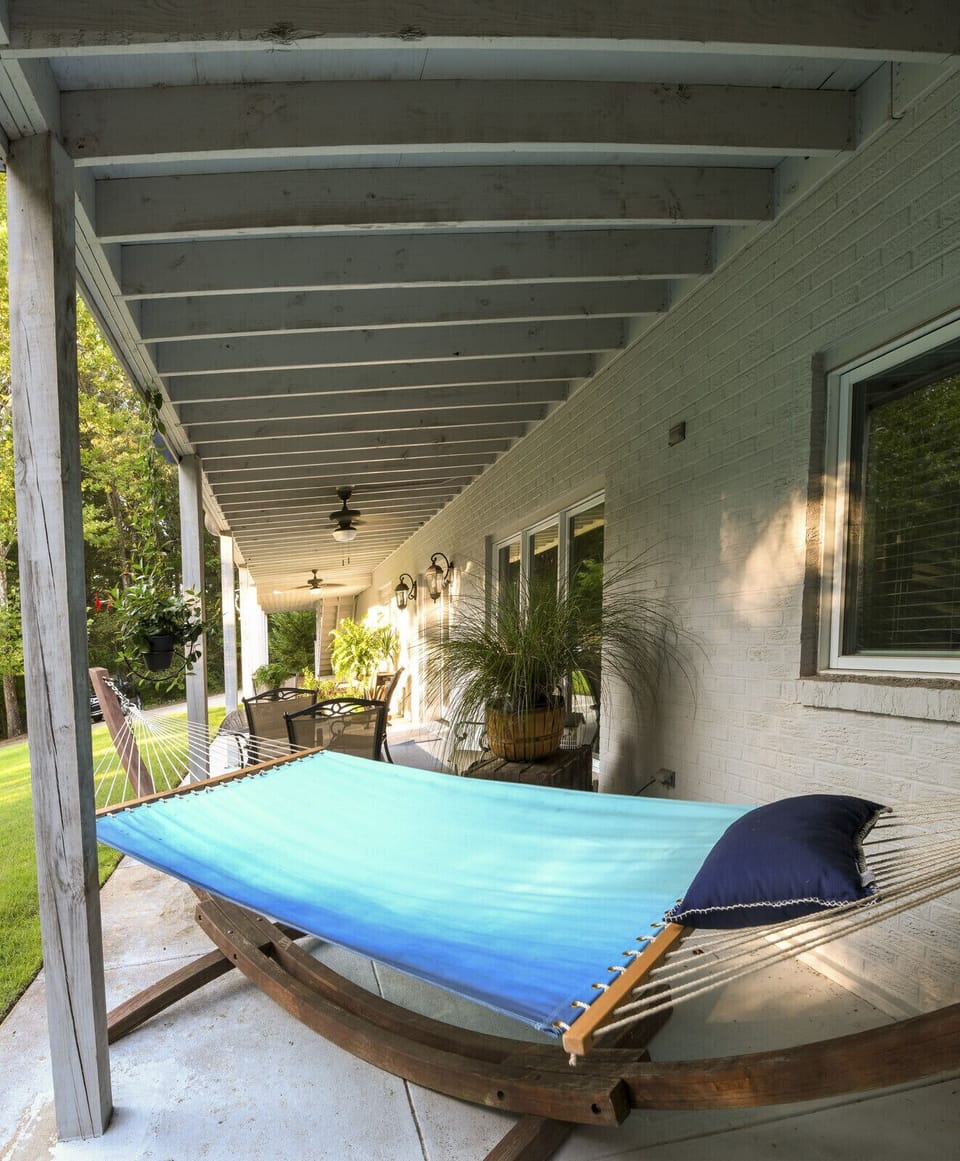 patio-great gathering table, seating for 6, hammock, 3 ceiling fans, & lighting