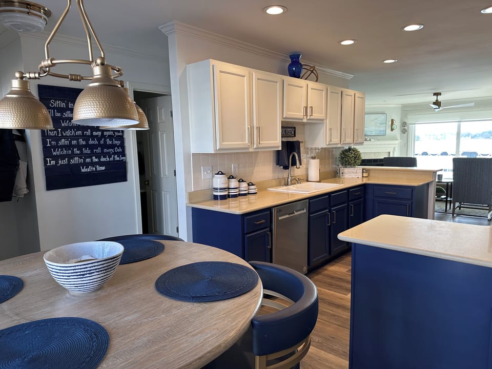 Well stocked Kitchen with bar area and everything you could possibly need to prepare fantastic meals at home!