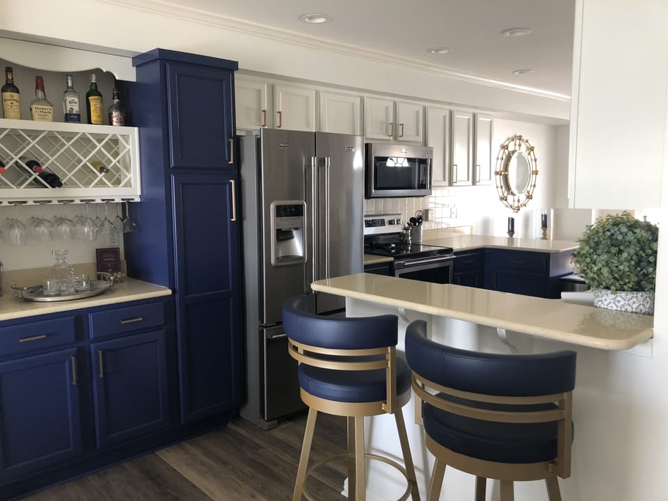 Well stocked Kitchen with bar area and everything you could possibly need to prepare fantastic meals at home!